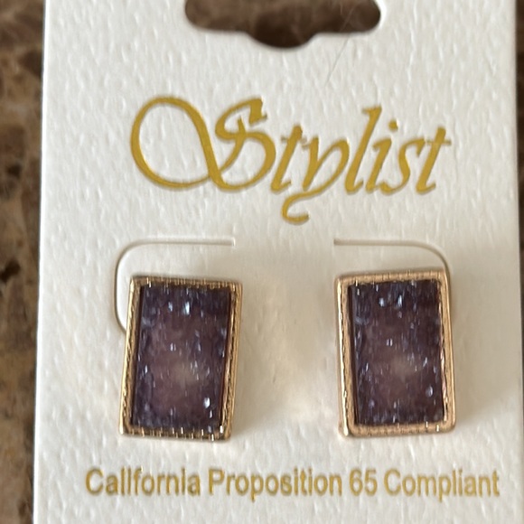 Druzy pierced earrings new in the card amethyst color and gold tone - Picture 3 of 3